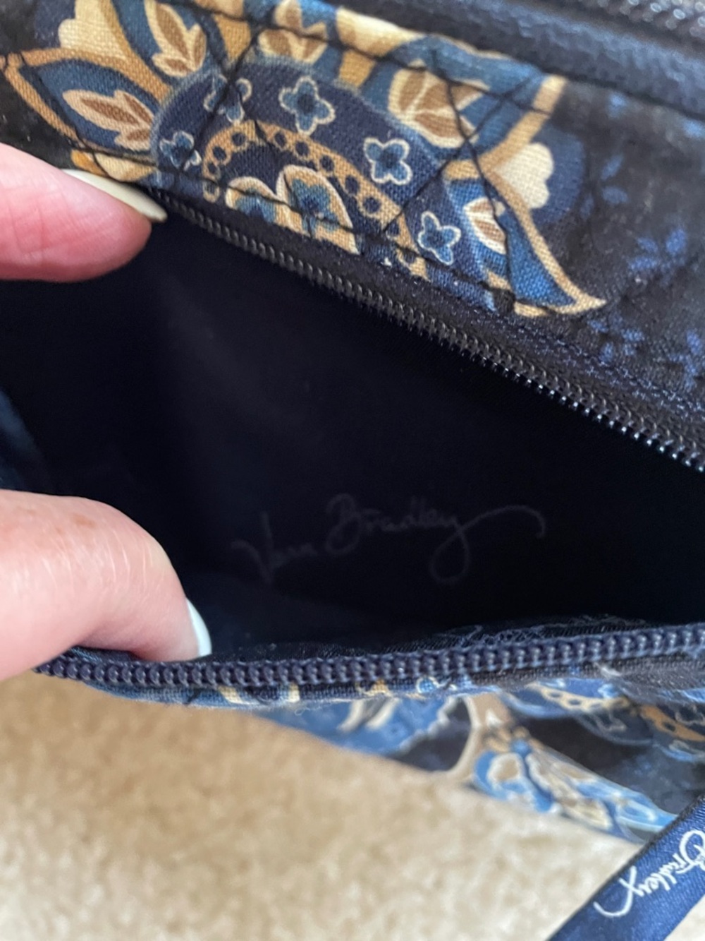New Vera Bradley Quilted Paisley Zip Wallet in Navy and Blue with Cream - Picture 2 of 4